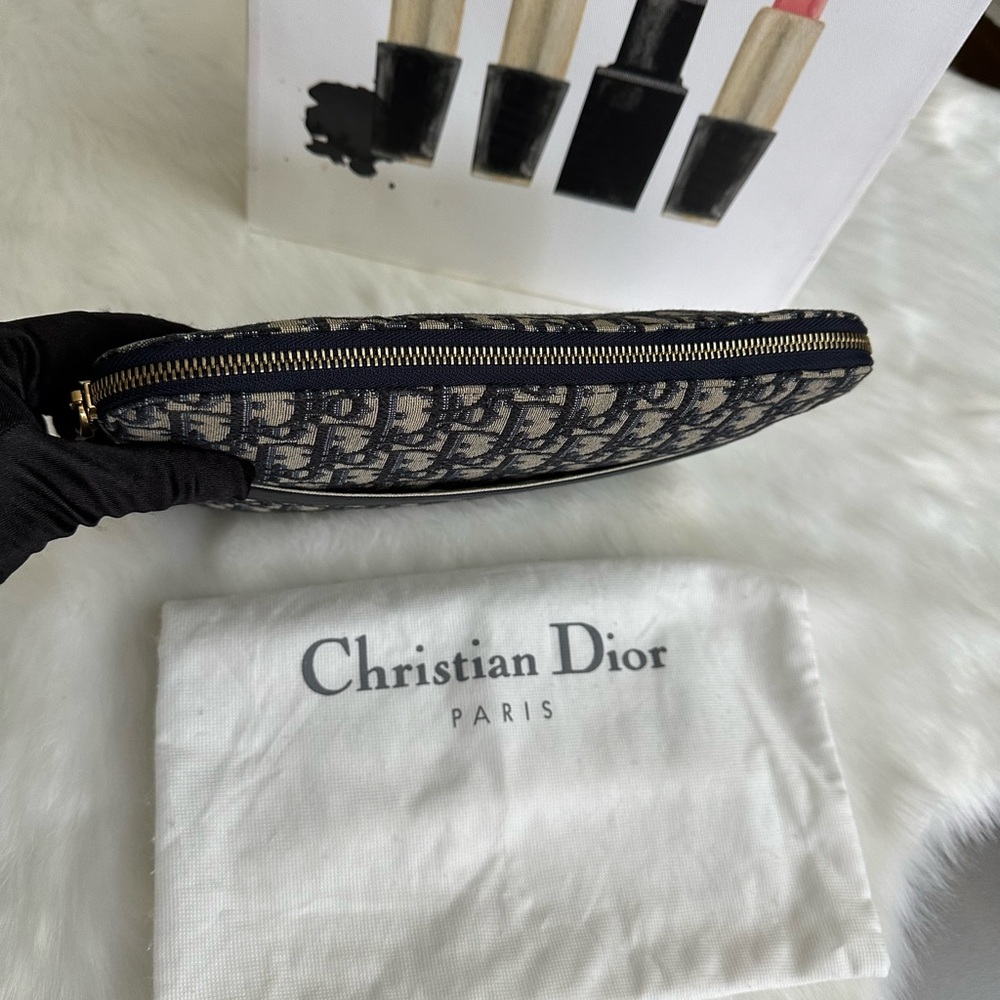 SOLD 🔥Stunning Clutch - Picture 4 of 17